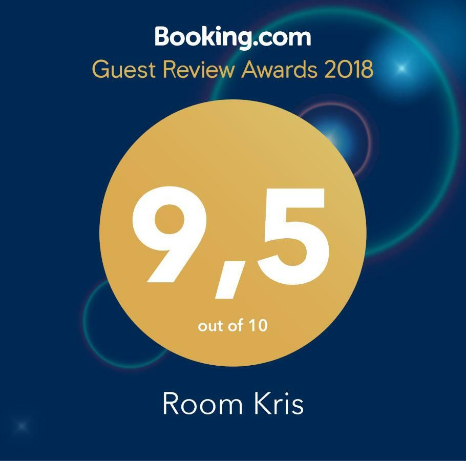 Room Kris With Private Entrance & Private Bathroom Vilanija Ngoại thất bức ảnh
